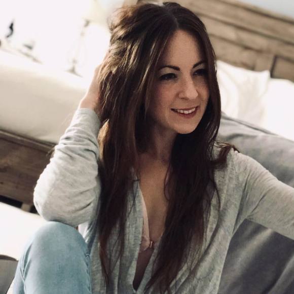 Meet your Posher, Isabelle - Picture 1 of 1